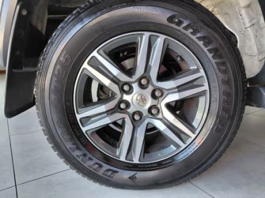 17960Toyota Fortuner011-th.jpg